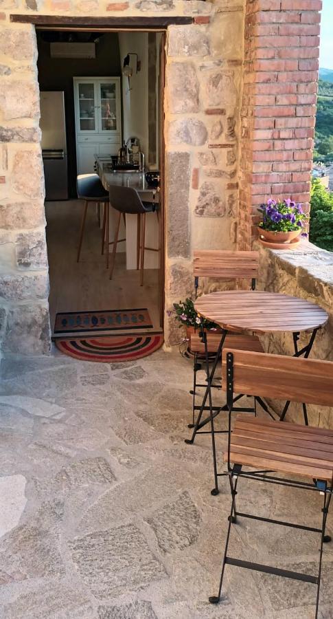 Casa Angolo Cantina Nel Castello Montegiovi Εξωτερικό φωτογραφία