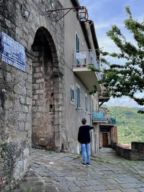 Casa Angolo Cantina Nel Castello Montegiovi Εξωτερικό φωτογραφία